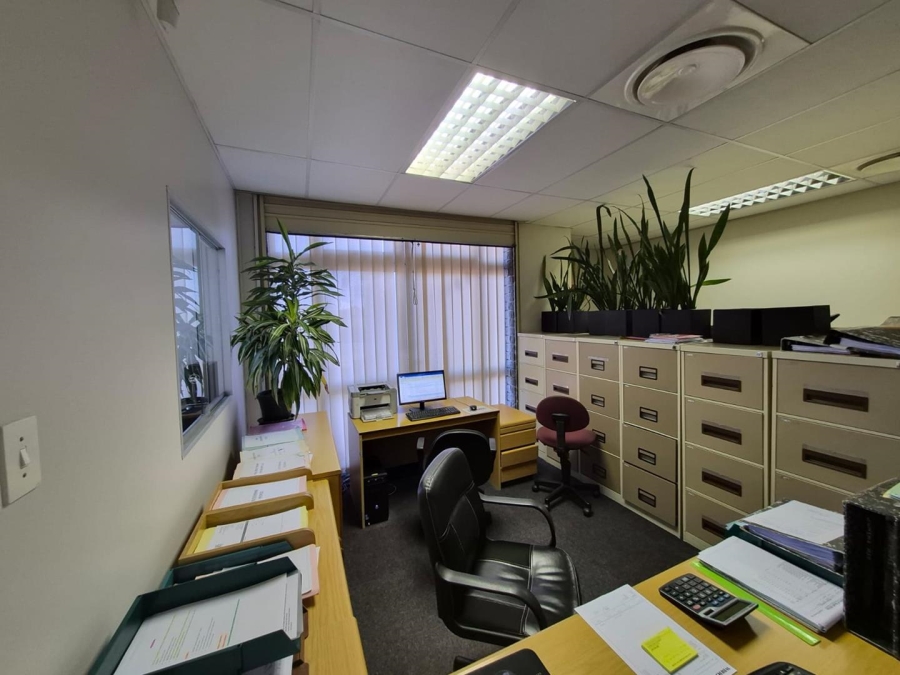 To Let Commercial Property for Rent in Pinelands Western Cape